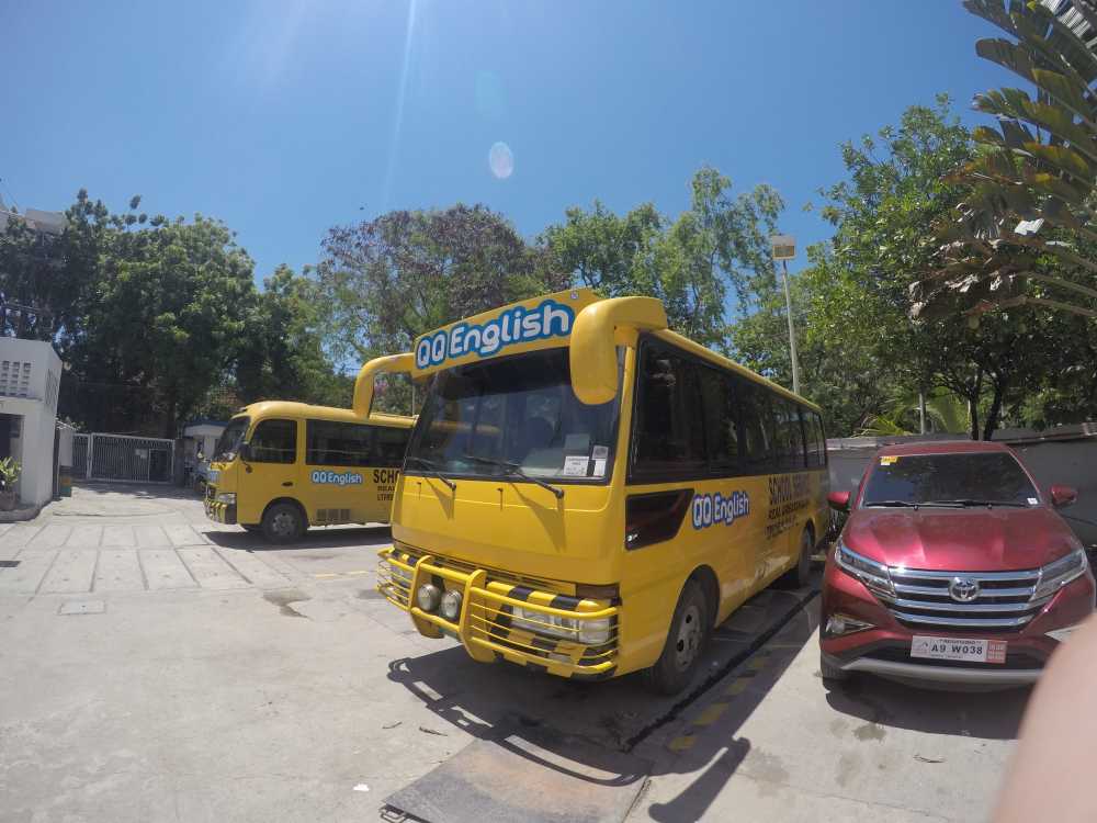 校車